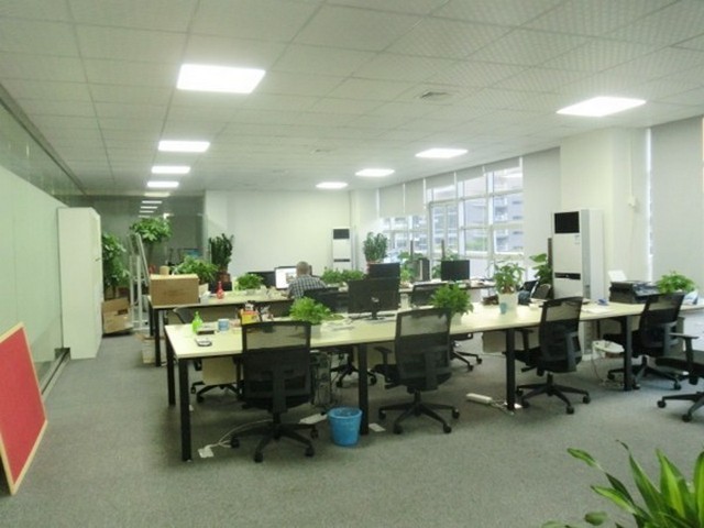 西藏破碎锤隔膜式蓄能器渗漏补偿